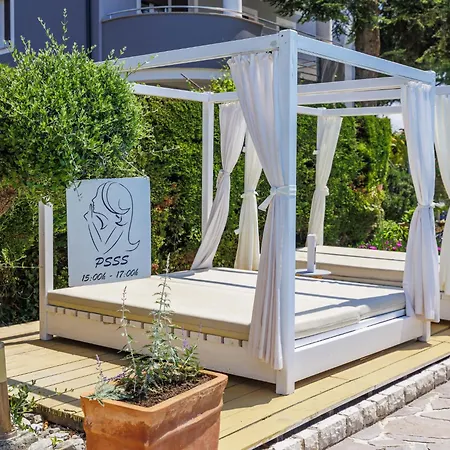 Nika-7 By Interhome *