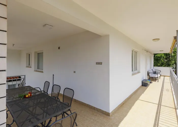 Nika-7 By Interhome *